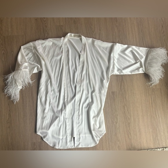 The RobeUA Silk Bridal Robe - Picture 9 of 16